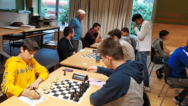 Primera ronda de los Campeonato de Euskadi de Ajedrez Juvenil y Cadetes